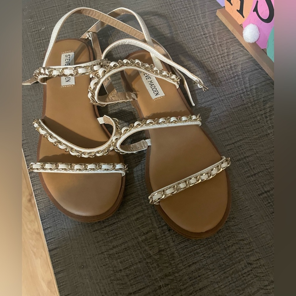 Steve Madden White and Tan Chain-Strap Flat Sandals